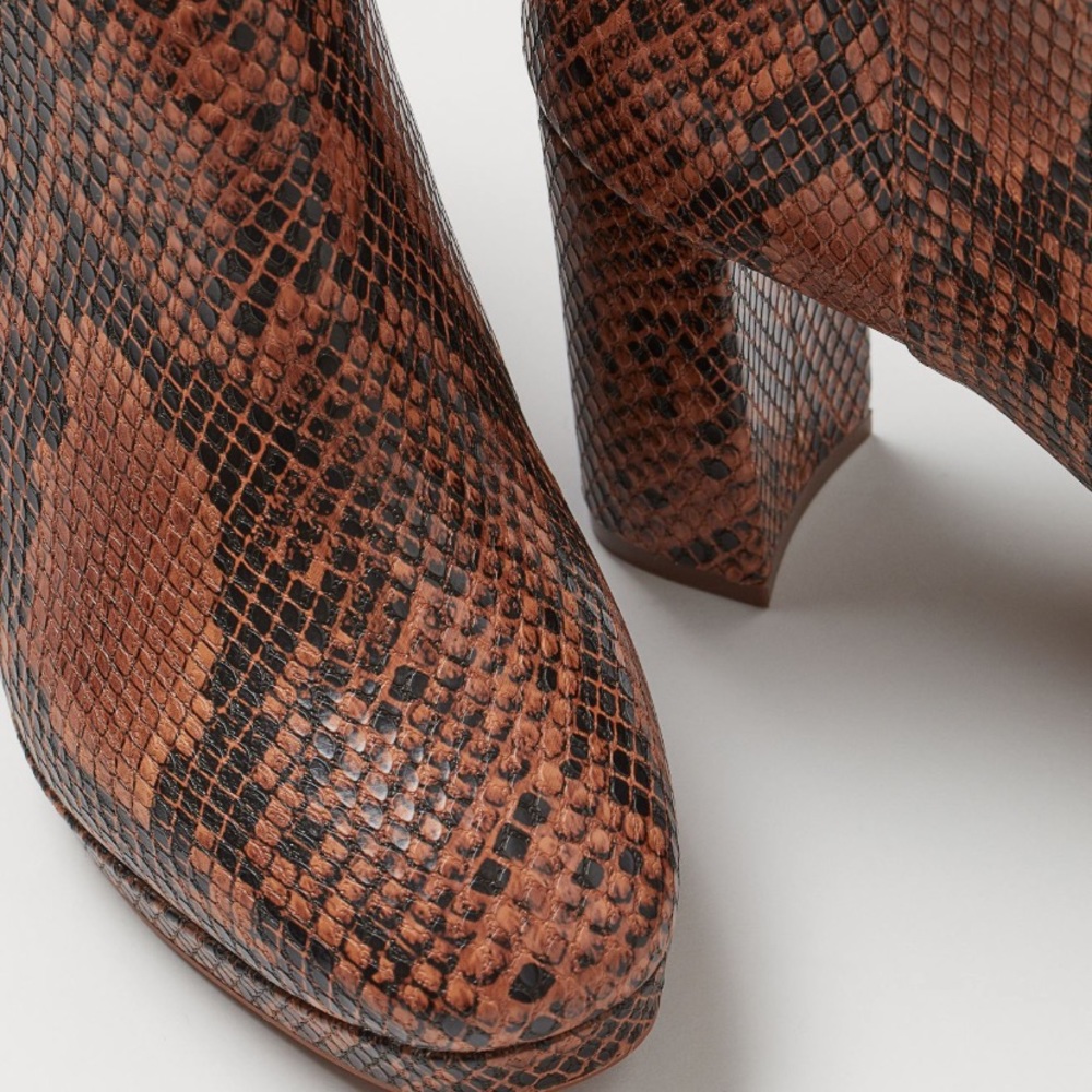 Brand new booties - Picture 3 of 3
